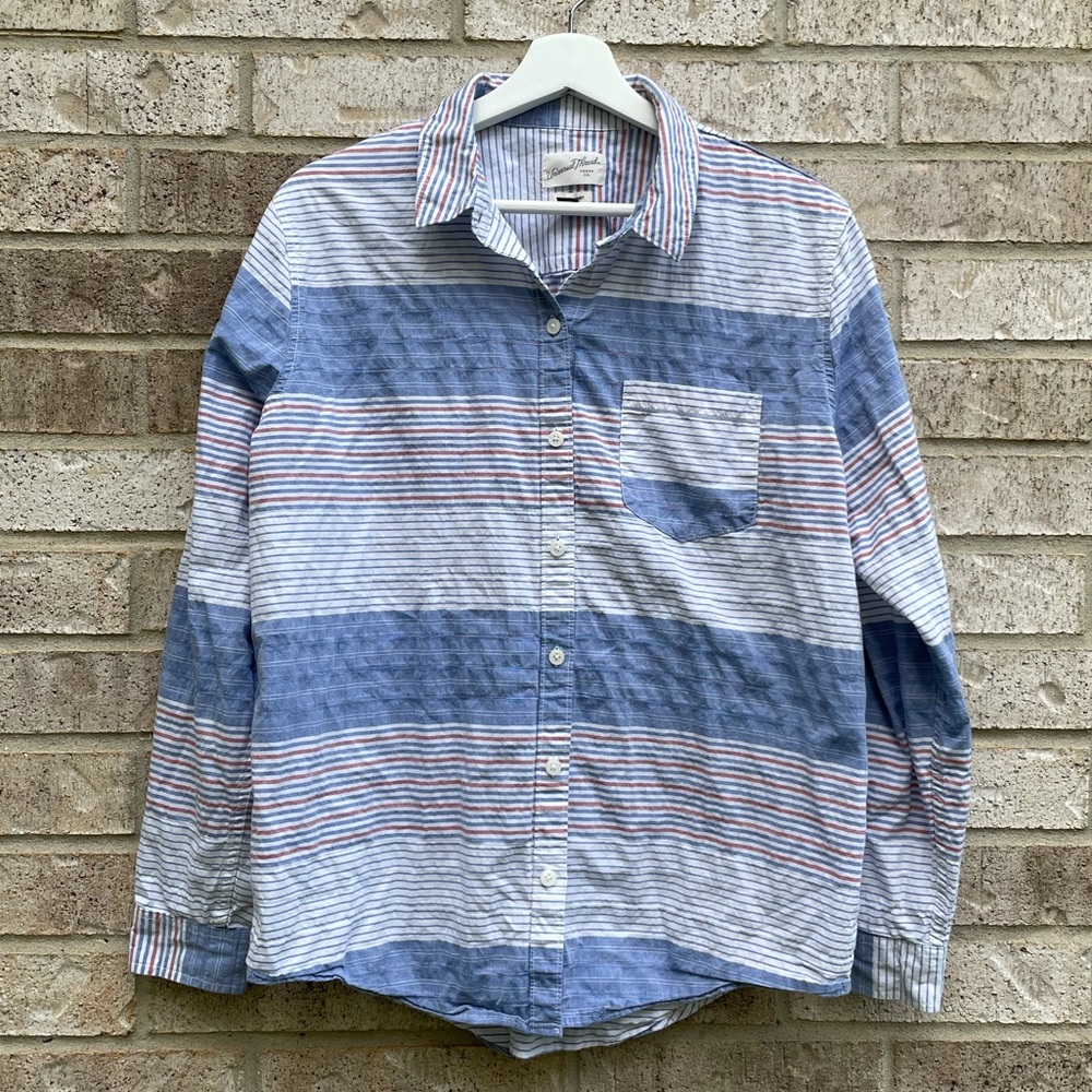 Universal Thread Button Down - Picture 4 of 9